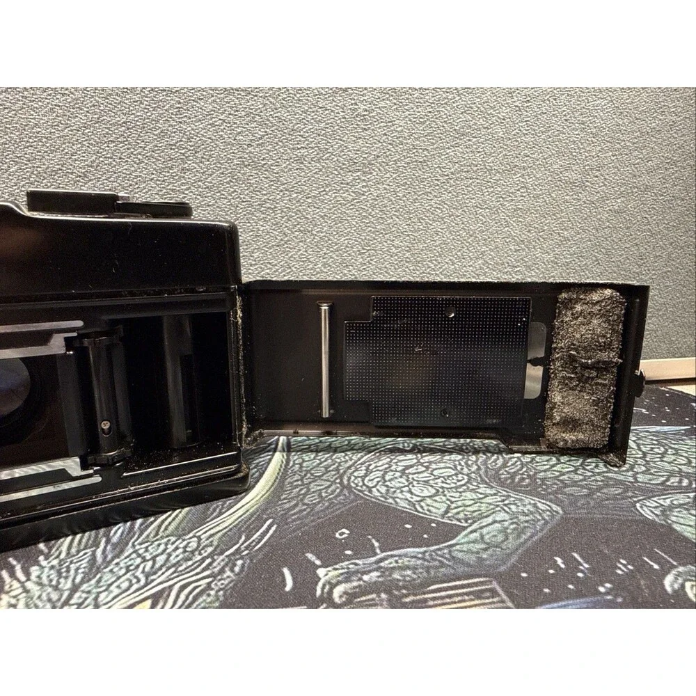 Vivitar 35ES Rangefinder 40mm f1.7 35mm film Camera Untested